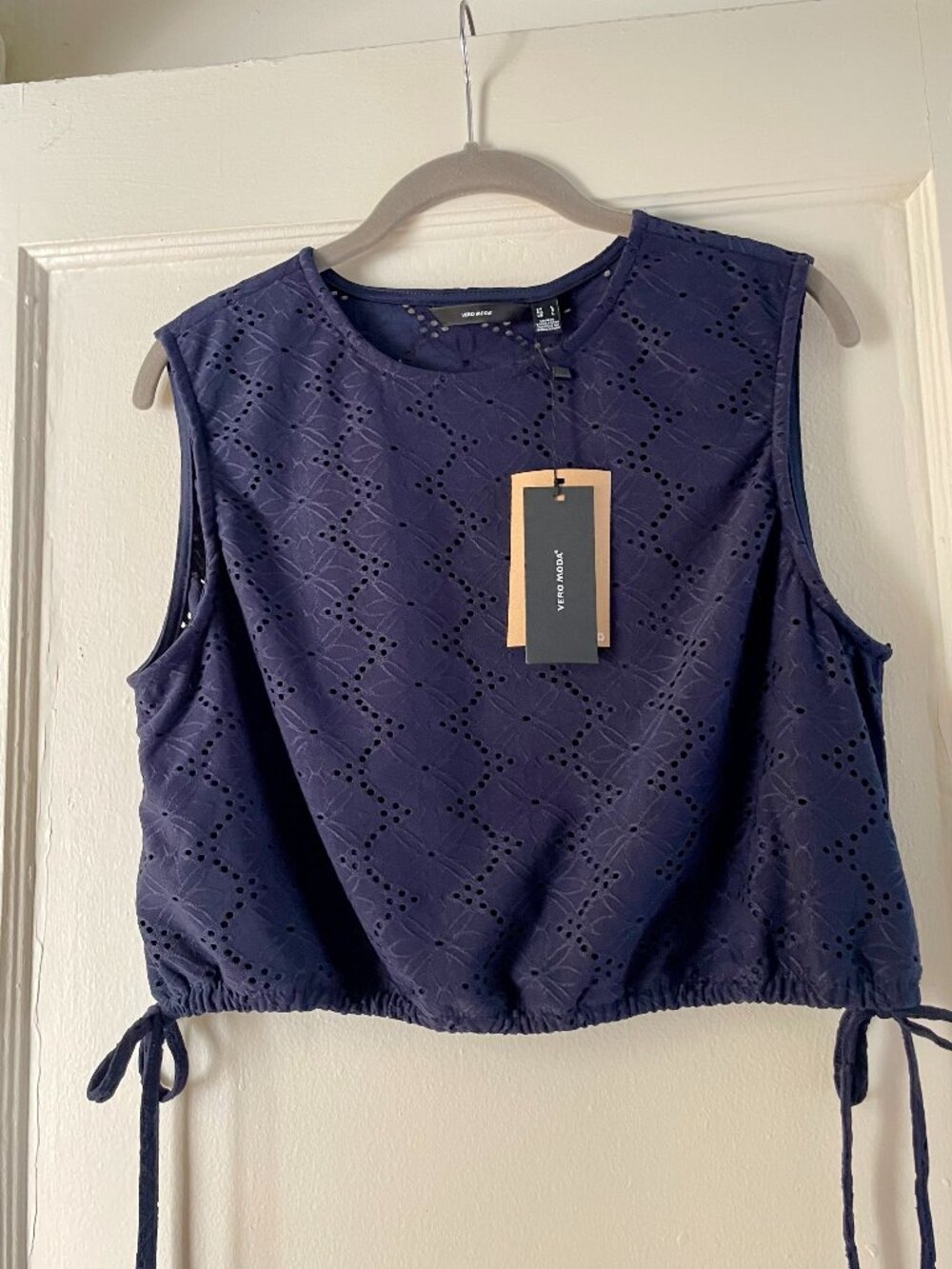 NWT Vero Moda Navy Eyelet Crop Top | Size L